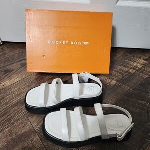 Rocket Dog Dover Grinnel White Sandals With Black Platform